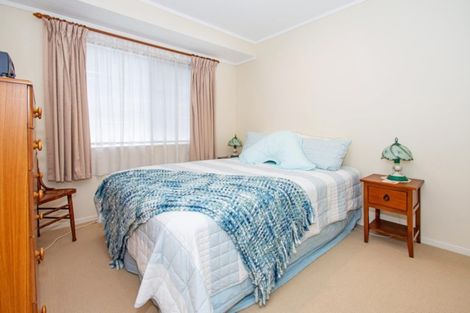 Photo of property in 25f Youngs Road, Papakura, 2110