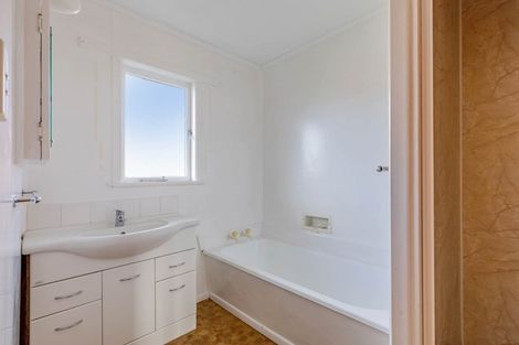 Photo of property in 474 East Coast Road, Windsor Park, Auckland, 0630