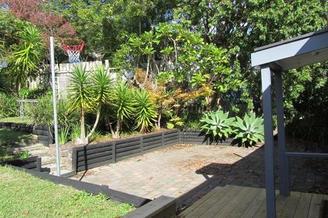 Photo of property in 75 Oaktree Avenue, Browns Bay, Auckland, 0630