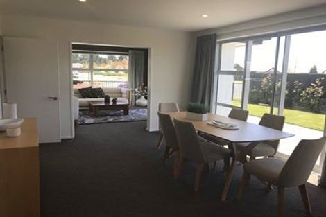 Photo of property in 14 Shillingford Boulevard, Rolleston, 7615