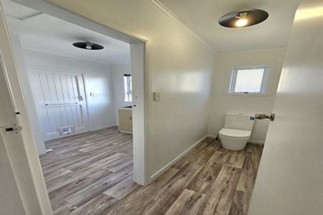 Photo of property in 10 Paritutu Road, Spotswood, New Plymouth, 4310