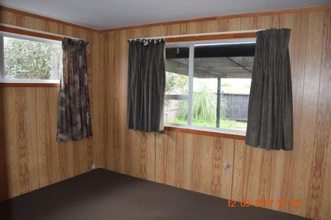 Photo of property in 3 Blue Way, Glendene, Auckland, 0602