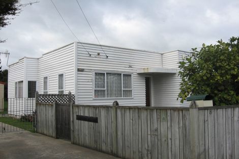 Photo of property in 8 Cambridge Street, Levin, 5510