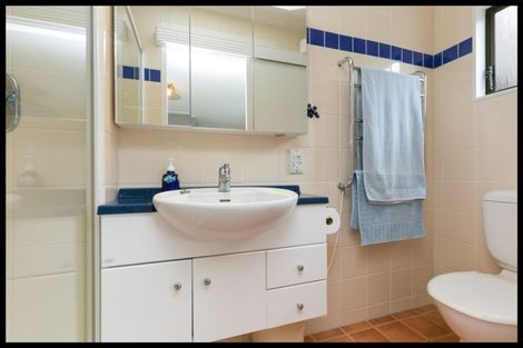 Photo of property in 2 Woodford Way, Crofton Downs, Wellington, 6035