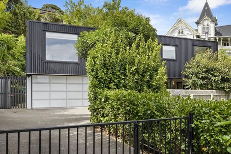 Photo of property in 76 Cutfield Road, New Plymouth, 4310