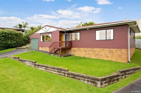 Photo of property in 2/2 Aorangi Place, Birkenhead, Auckland, 0626