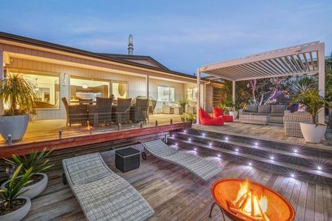 Photo of property in 88 Tiri Road, Tindalls Beach, Whangaparaoa, 0930