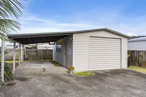 Photo of property in 100 Mayfair Avenue, Whangamata, 3620