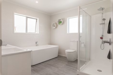 Photo of property in 63 Tapu Road, Huapai, Kumeu, 0810