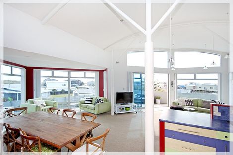 Photo of property in 9 Trafalgar Street, Foxton Beach, Foxton, 4815