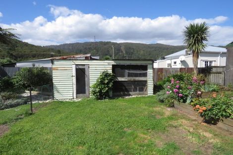 Photo of property in 7 Greenfield Street, Hector, 7822