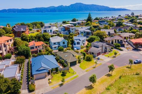 Photo of property in 11 Avion Terrace, Raumati Beach, Paraparaumu, 5032