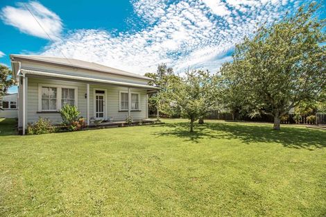 Photo of property in 126 Queen Street, Westport, 7825