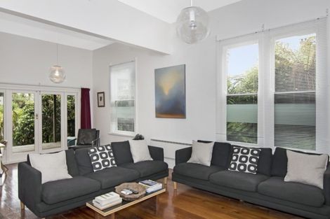 Photo of property in 216 Collingwood Street, Nelson South, Nelson, 7010