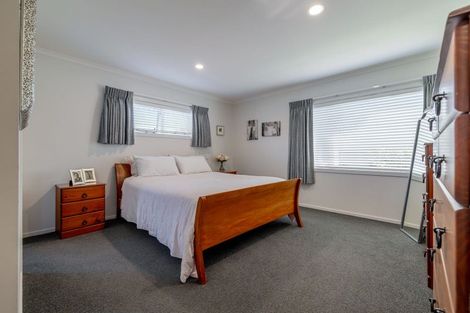 Photo of property in 2 Morocco Terrace, Kelvin Grove, Palmerston North, 4414