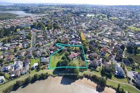 Photo of property in 14a Carnoustie Drive, Wattle Downs, Auckland, 2103