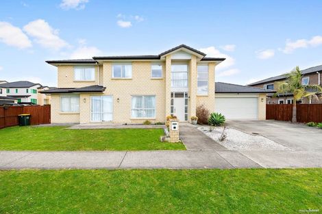 Photo of property in 1 Sunshine Lane, Flat Bush, Auckland, 2019