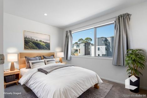 Photo of property in 5/10 Vinifera Place, Fairview Heights, Auckland, 0632