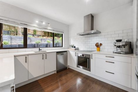 Photo of property in 3/57 Pupuke Road, Birkenhead, Auckland, 0627