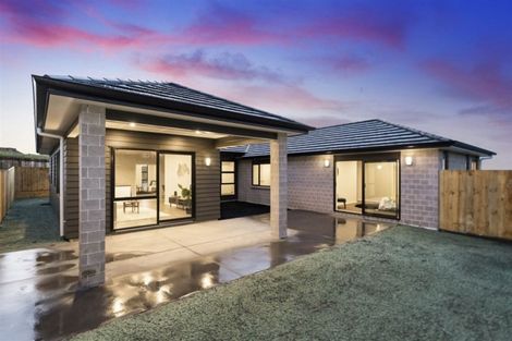 Photo of property in 15 Waikaka Place, Rototuna North, Hamilton, 3210