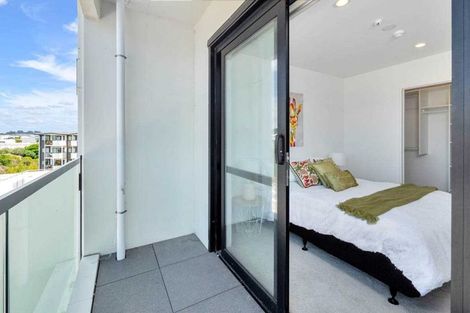 Photo of property in Apollo Apartments, 201/46 Rosedale Road, Rosedale, Auckland, 0632