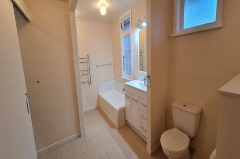 Photo of property in 225 Hanham Road, Kumeu, 0891