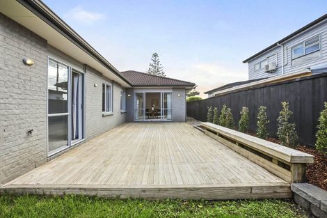Photo of property in 108 Simpson Road, Henderson Valley, Auckland, 0614