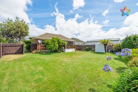 Photo of property in 1 Craig Grove, Elderslea, Upper Hutt, 5018