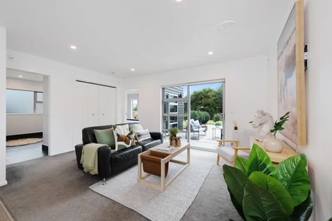 Photo of property in 51 Waikawa Beach Road, Manakau, Levin, 5573