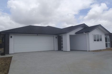 Photo of property in 21 Eastview Crescent, Stanmore Bay, Whangaparaoa, 0932