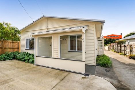 Photo of property in 42 Gaine Street, New Plymouth, 4310