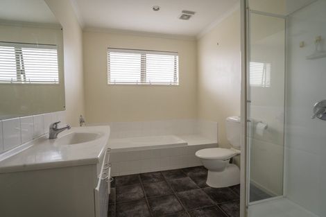 Photo of property in 29 Erlestoke Crescent, Churton Park, Wellington, 6037