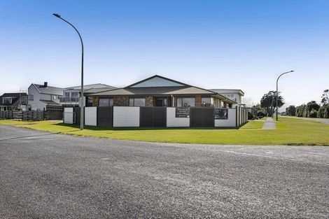Photo of property in 2 Heaphy Road, Opunake, 4616