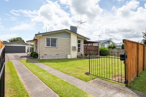 Photo of property in 21 Rhonda Avenue, Deanwell, Hamilton, 3206