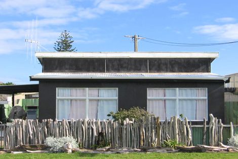 Photo of property in 16 Hall Street Foxton Horowhenua District