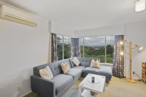 Photo of property in 165 Miromiro Road, Normandale, Lower Hutt, 5010