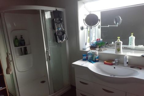 Photo of property in 11 Channel View Road, Campbells Bay, Auckland, 0630