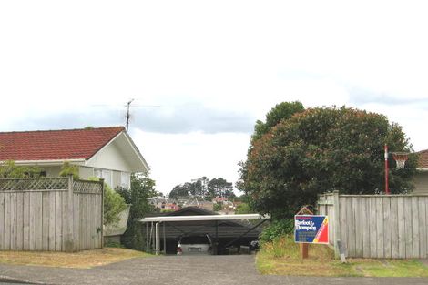 Photo of property in 2/77 Juniper Road, Sunnynook, Auckland, 0620