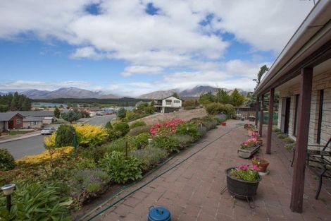 Photo of property in 4 Hamilton Drive, Lake Tekapo, 7999