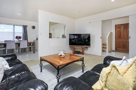 Photo of property in 9h View Road, Glenfield, Auckland, 0627