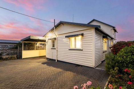 Photo of property in 76 Bayview Road, Paremata, Porirua, 5024