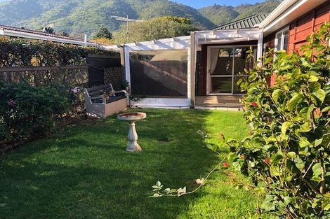 Photo of property in 124 Main Road, Waikanae, 5036
