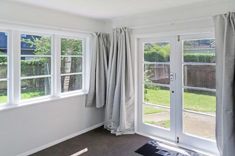 Photo of property in 17 Saint Ronans Avenue, Waterloo, Lower Hutt, 5011