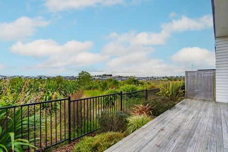 Photo of property in 29 Tuuhura Road, Pukekohe, 2120