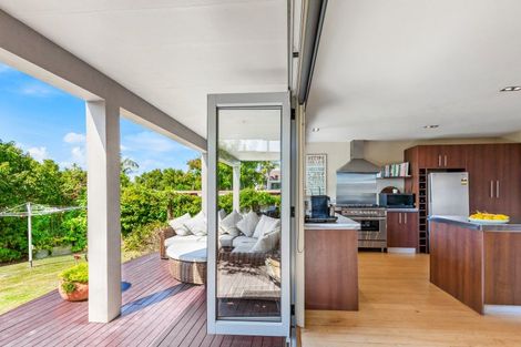 Photo of property in 12 Salem Place, Torbay, Auckland, 0630