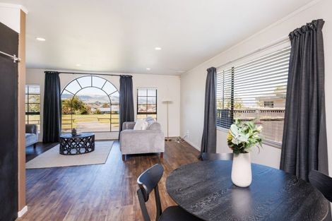 Photo of property in 92 Parnell Heights, Kelvin Grove, Palmerston North, 4414