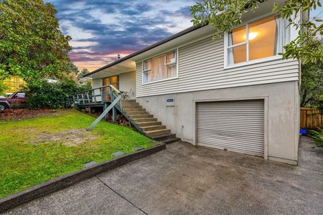 Photo of property in 42 Rehia Road, Massey, Auckland, 0614