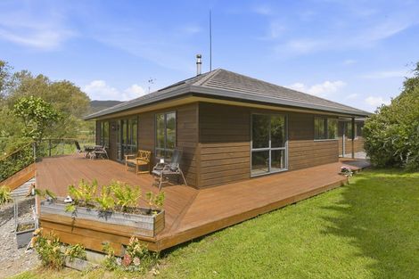 Photo of property in 84 Derham Road, Te Horo, Otaki, 5581