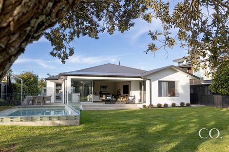 Photo of property in 194 Oceanbeach Road, Mount Maunganui, 3116