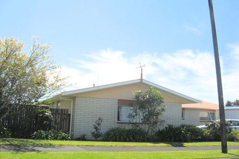 Photo of property in 2 Cargill Place, Frankleigh Park, New Plymouth, 4310